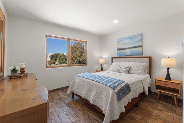 8 S Arroyo Ridge Road, Santa Fe, NM 87508