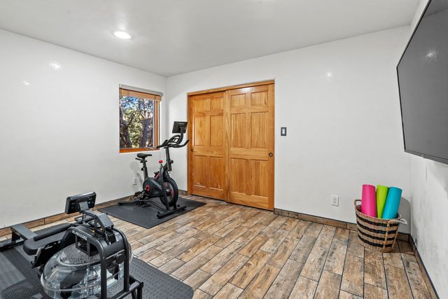 8 S Arroyo Ridge Road, Santa Fe, NM 87508