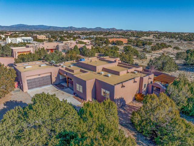 8 S Arroyo Ridge Road, Santa Fe, NM 87508