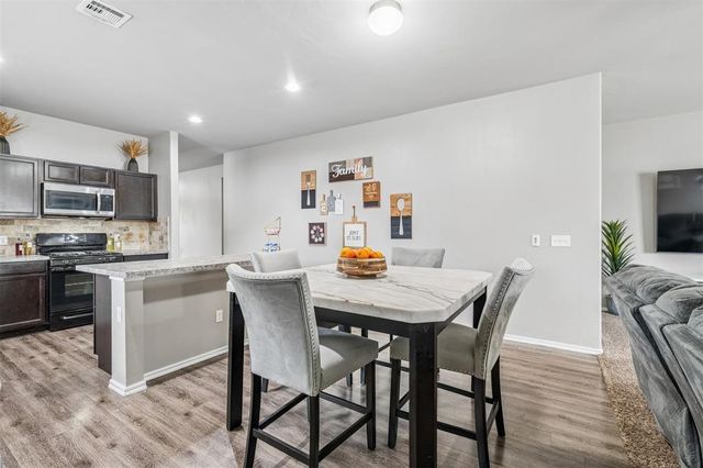 9209 NW 71st Street, Yukon, OK 73099