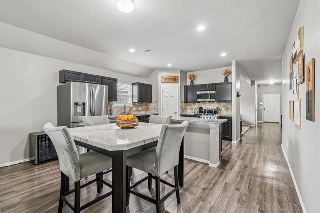 9209 NW 71st Street, Yukon, OK 73099