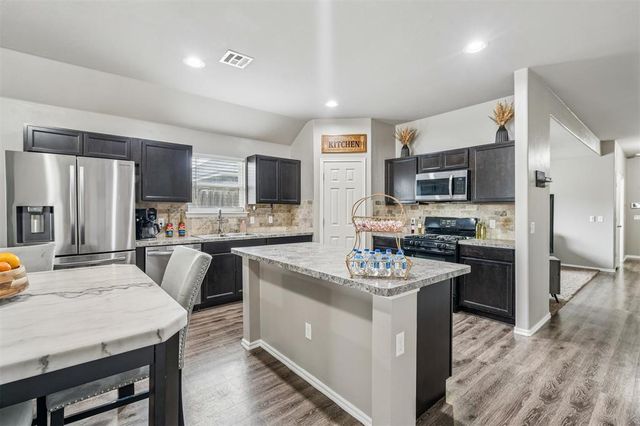 9209 NW 71st Street, Yukon, OK 73099