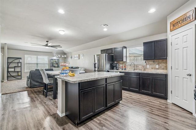 9209 NW 71st Street, Yukon, OK 73099