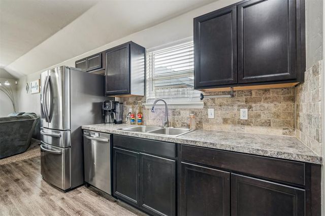 9209 NW 71st Street, Yukon, OK 73099