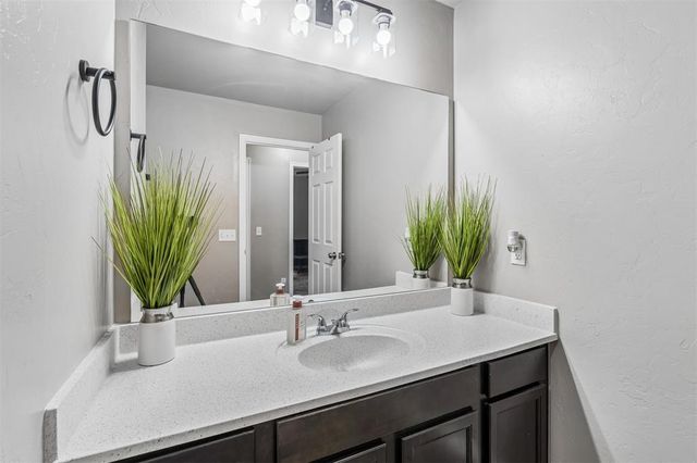 9209 NW 71st Street, Yukon, OK 73099