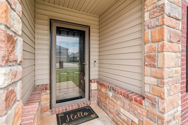 9209 NW 71st Street, Yukon, OK 73099