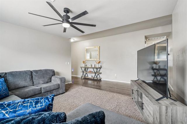 9209 NW 71st Street, Yukon, OK 73099