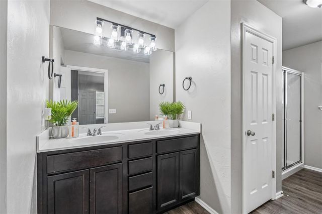 9209 NW 71st Street, Yukon, OK 73099