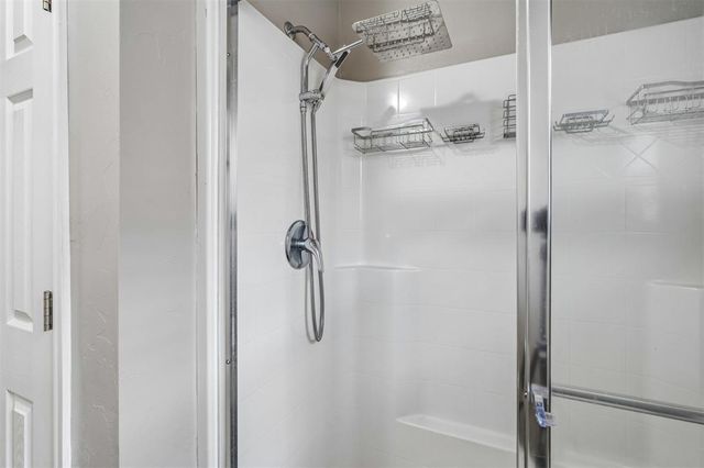 9209 NW 71st Street, Yukon, OK 73099