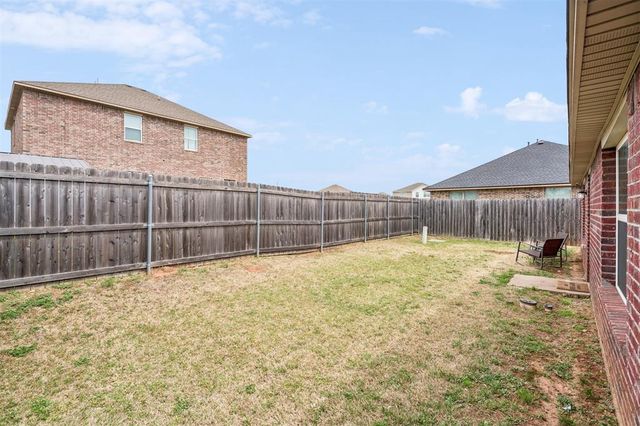 9209 NW 71st Street, Yukon, OK 73099