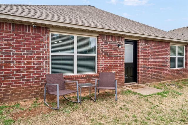 9209 NW 71st Street, Yukon, OK 73099