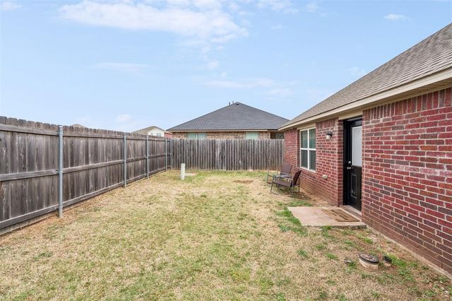 9209 NW 71st Street, Yukon, OK 73099