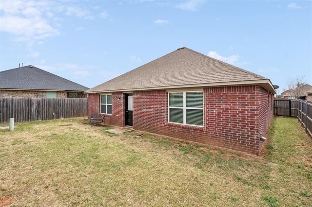 9209 NW 71st Street, Yukon, OK 73099