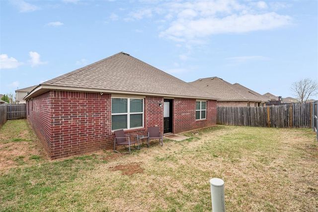 9209 NW 71st Street, Yukon, OK 73099