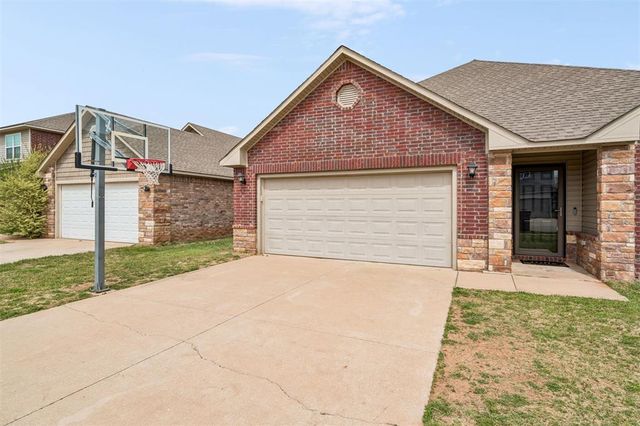 9209 NW 71st Street, Yukon, OK 73099