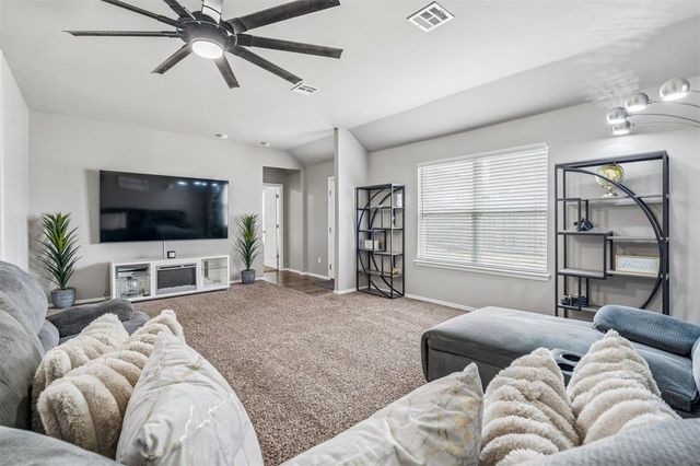 9209 NW 71st Street, Yukon, OK 73099