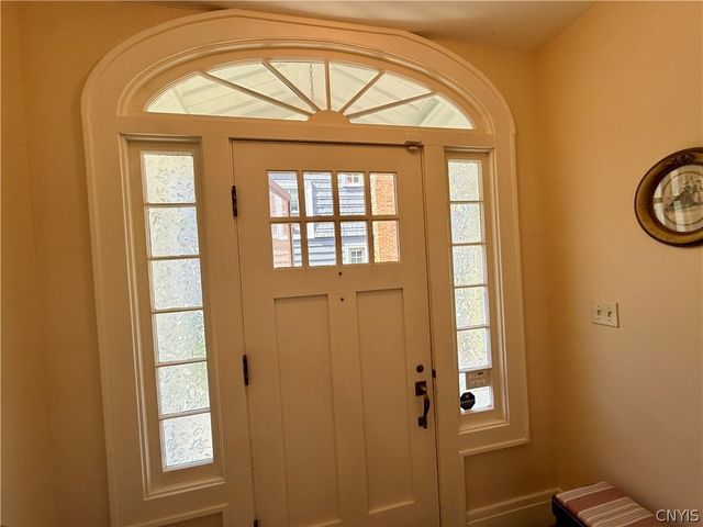 142 Cambridge Street, Syracuse, NY 13210