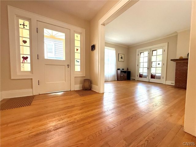142 Cambridge Street, Syracuse, NY 13210