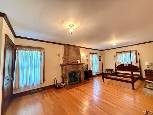 142 Cambridge Street, Syracuse, NY 13210