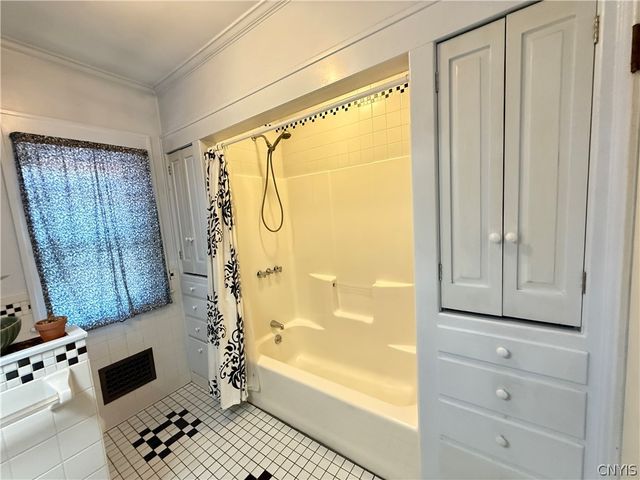 142 Cambridge Street, Syracuse, NY 13210