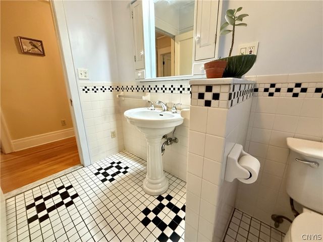 142 Cambridge Street, Syracuse, NY 13210
