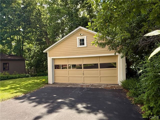142 Cambridge Street, Syracuse, NY 13210