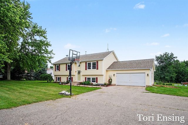 9137 Peterson Street, Rockford, MI 49341