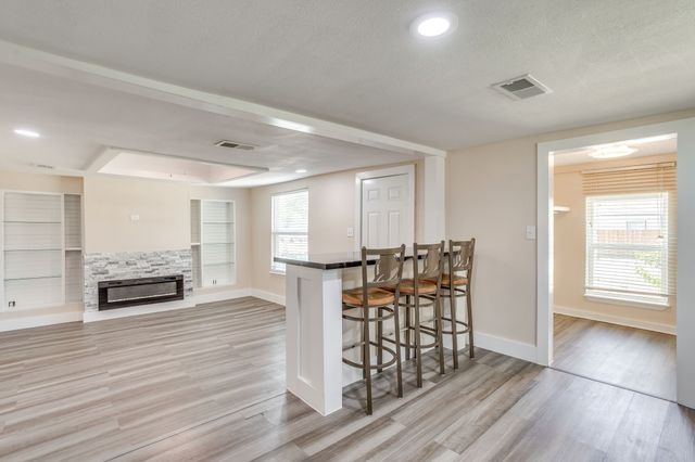 502 N Delaware Street, Irving, TX 75061