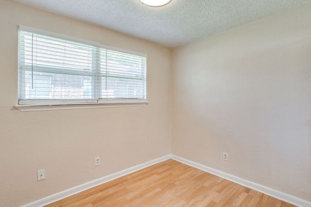 502 N Delaware Street, Irving, TX 75061