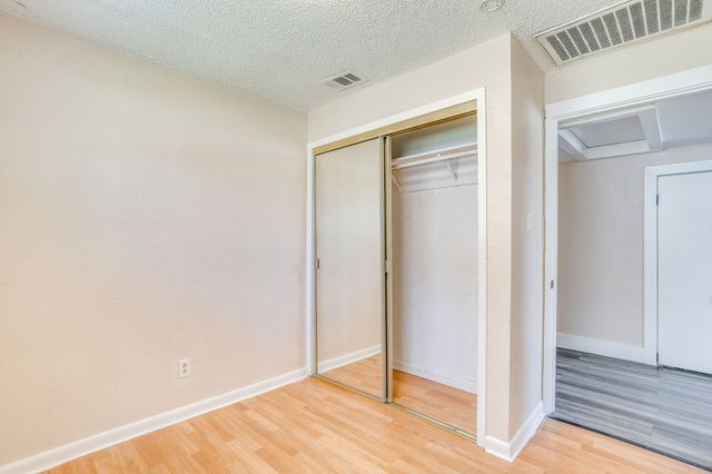 502 N Delaware Street, Irving, TX 75061