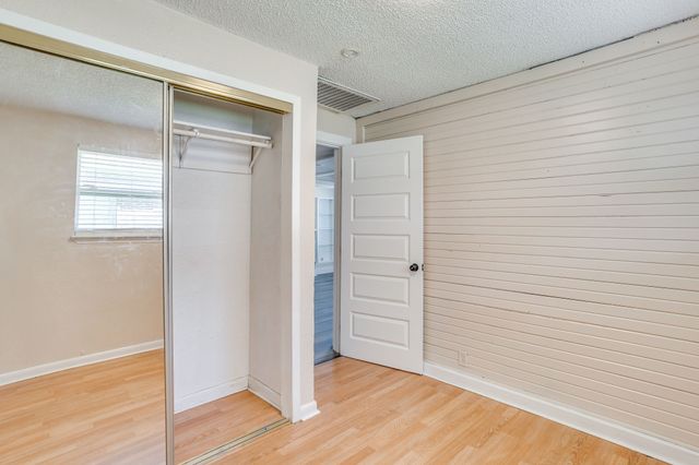 502 N Delaware Street, Irving, TX 75061