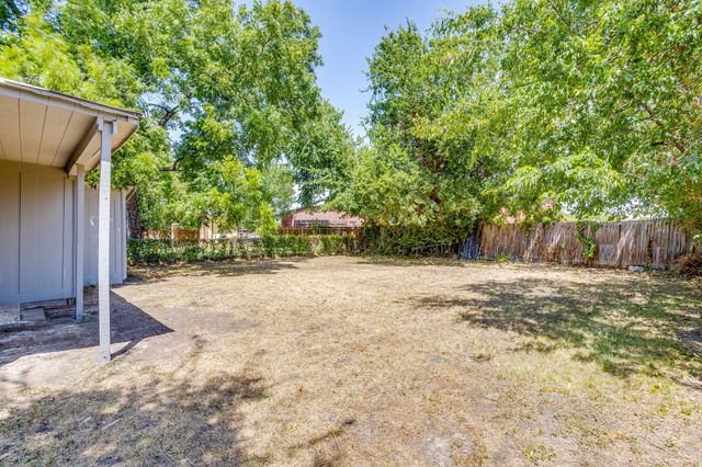 502 N Delaware Street, Irving, TX 75061