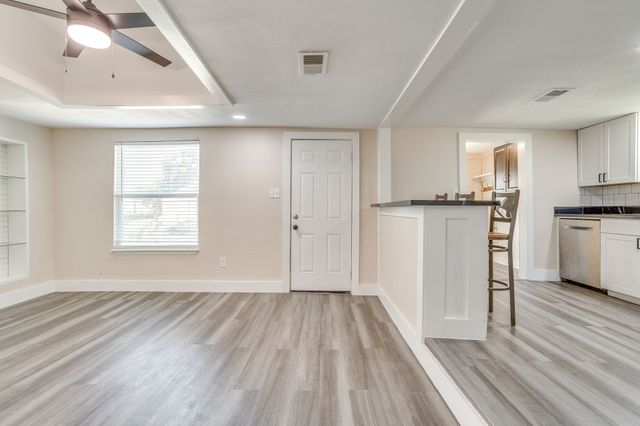 502 N Delaware Street, Irving, TX 75061