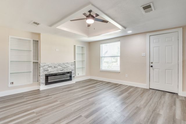 502 N Delaware Street, Irving, TX 75061
