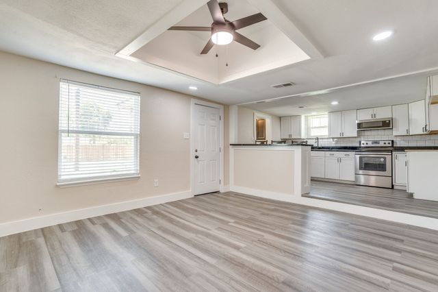 502 N Delaware Street, Irving, TX 75061