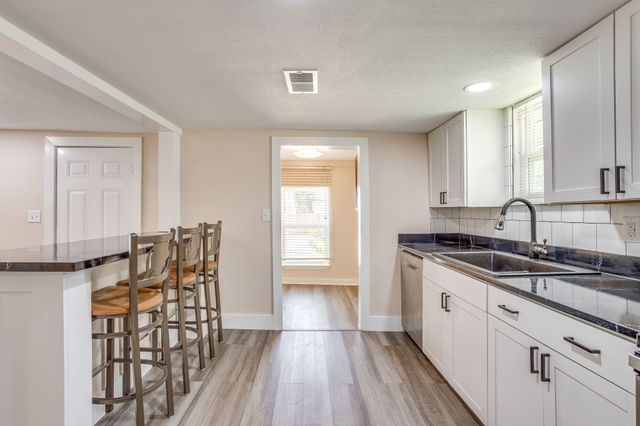 502 N Delaware Street, Irving, TX 75061