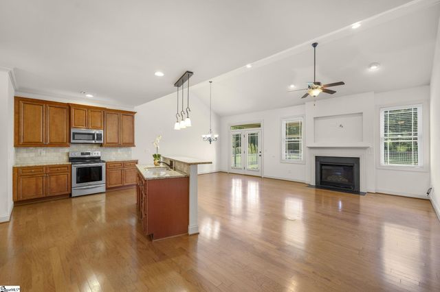 6 Belle Oaks Drive, Simpsonville, SC 29680
