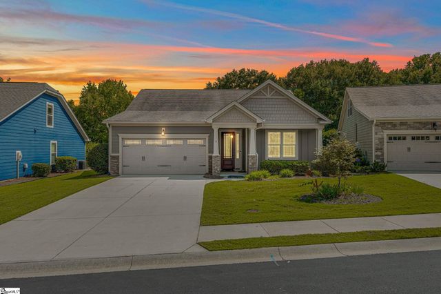 6 Belle Oaks Drive, Simpsonville, SC 29680