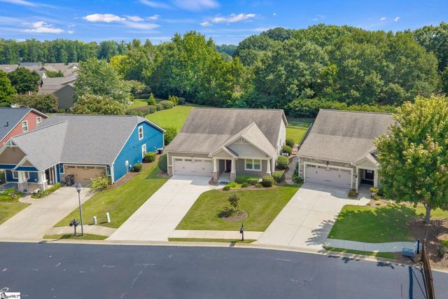 6 Belle Oaks Drive, Simpsonville, SC 29680