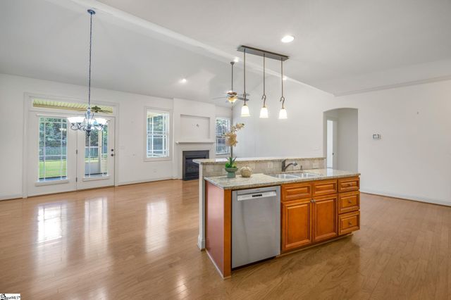 6 Belle Oaks Drive, Simpsonville, SC 29680
