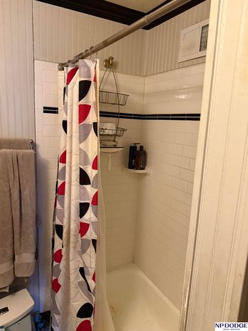 1316 N 53 Street, Omaha, NE 68132