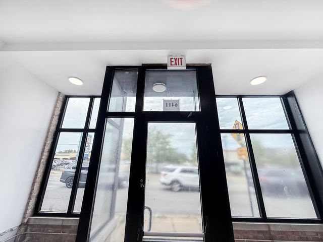 6411 W Irving Park Road, Chicago, IL 60634