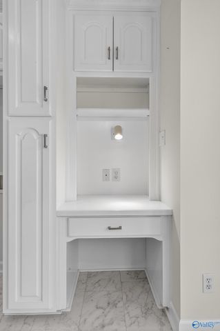 214 Lakepoint Drive, Gadsden, AL 35901