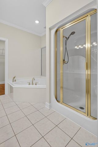 214 Lakepoint Drive, Gadsden, AL 35901