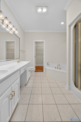 214 Lakepoint Drive, Gadsden, AL 35901