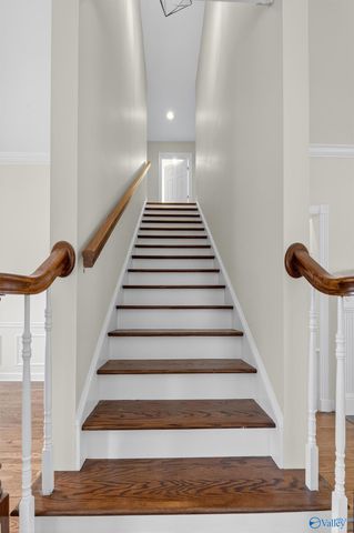 214 Lakepoint Drive, Gadsden, AL 35901