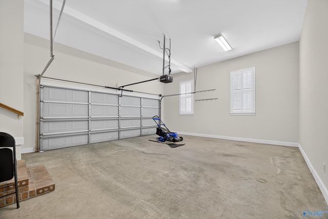 214 Lakepoint Drive, Gadsden, AL 35901