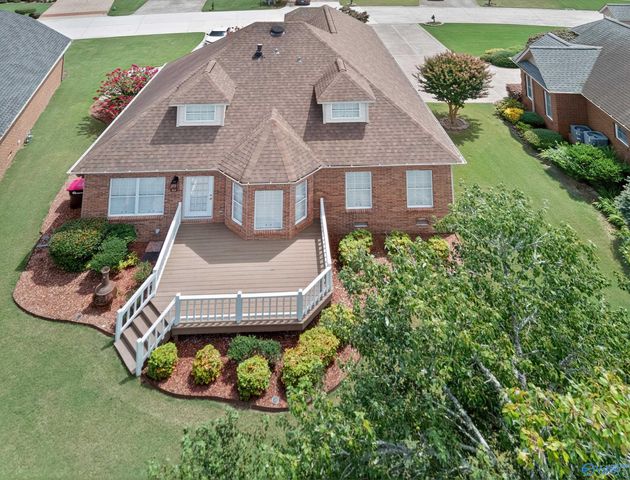 214 Lakepoint Drive, Gadsden, AL 35901