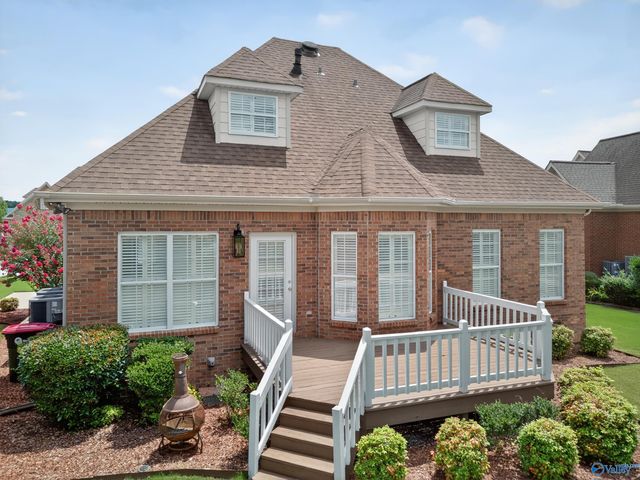 214 Lakepoint Drive, Gadsden, AL 35901