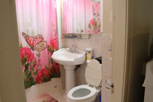 84 Lovell St 1, Worcester, MA 01603